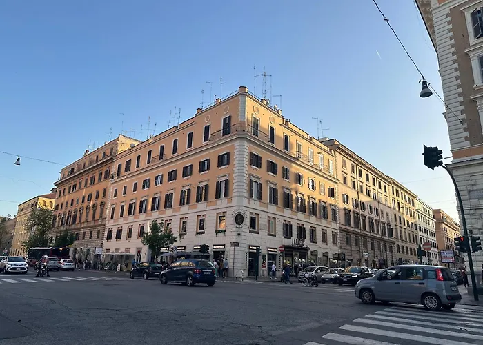 לינה וארוחת בוקר Candia 4*