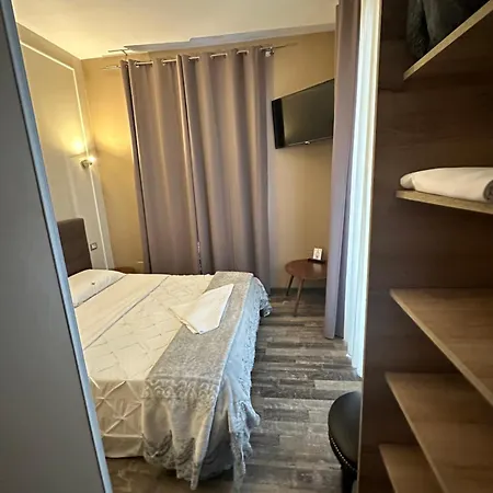 Oda ve Kahvaltı Candia Roma
