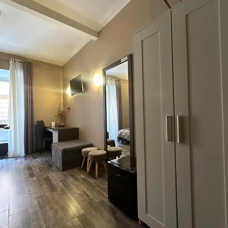 Candia Oda ve Kahvaltı 4*